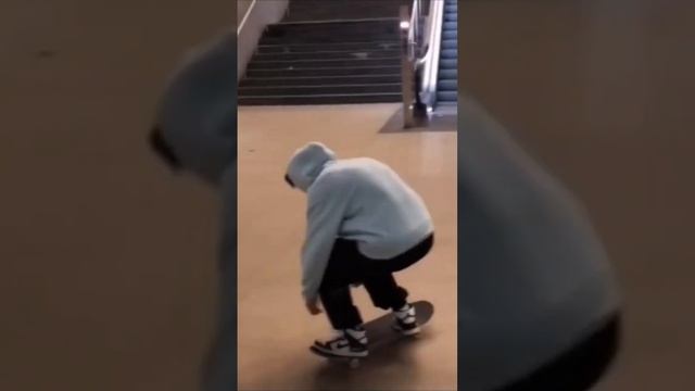 Where’s Versace Plug? смотреть онлайн