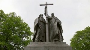 В День славянской письменности вспоминают создателей азбуки - святых Кирилла и Мефодия