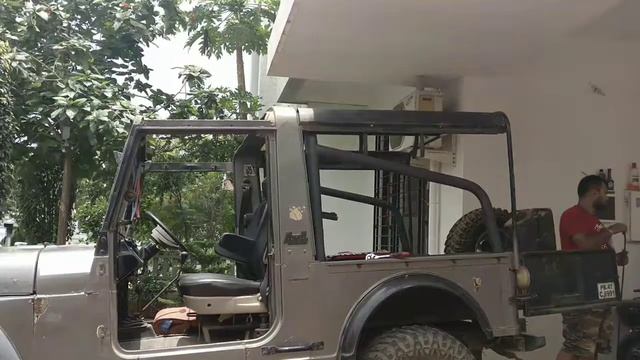 Mahindra & Mahindra MM550 soft top installation смотреть онлайн