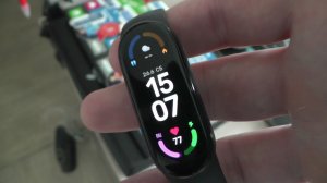 Как изменить заставку экрана в Mi Band 6 ?