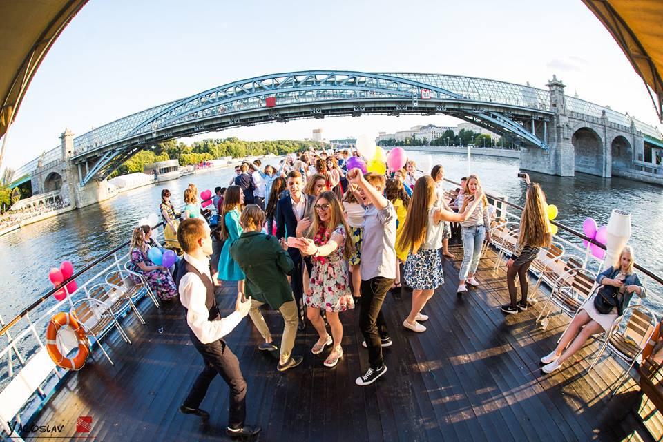 Волга - Теплоход - Пляшем под гармонь смотреть онлайн