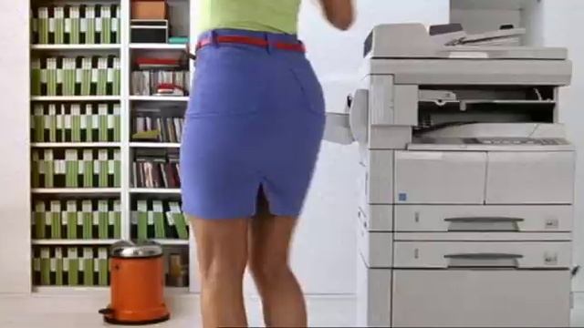 New Reebok EasyTone "Shake It" Ad - Available at Lifestyle Sports смотреть онлайн