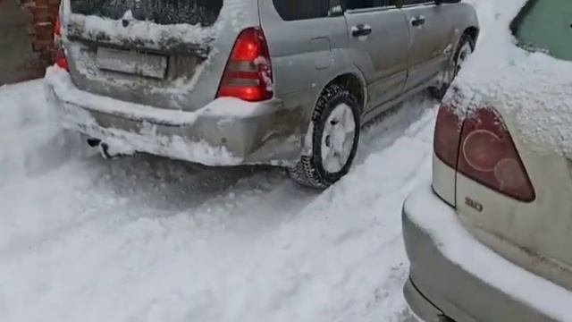 SUBARU FORESTER SG в снегу! Танк!!! смотреть онлайн