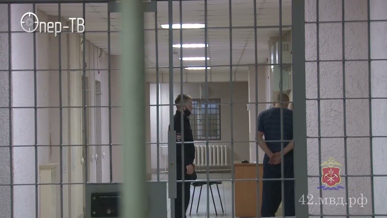 В Прокопьевске заключен под стражу грабитель смотреть онлайн