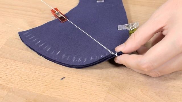 How to Hand Sew an Overlock Stitch смотреть онлайн