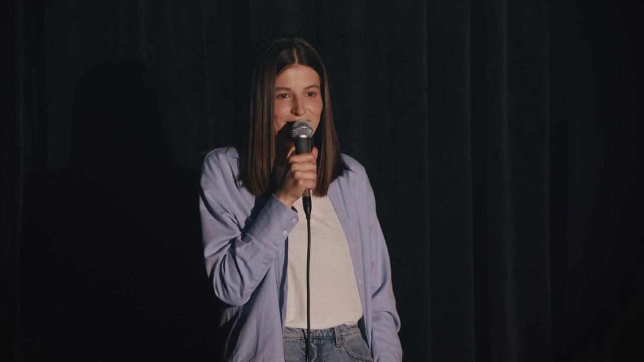 22 КОМИКА: Соня Медовщикова - О работе бариста смотреть онлайн