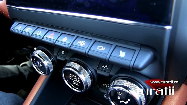 Renault Captur 1.3l TCe 155 EDC7 video 2 of 5 смотреть онлайн