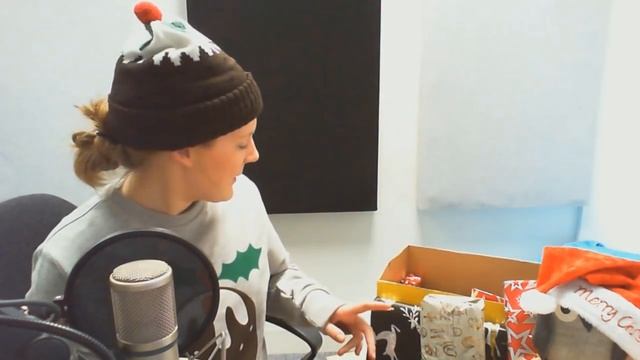 Hannah's Advent Calendar - Day 1 смотреть онлайн