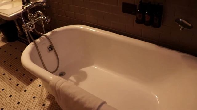 Old Faithful Inn - Yellowstone National Park смотреть онлайн