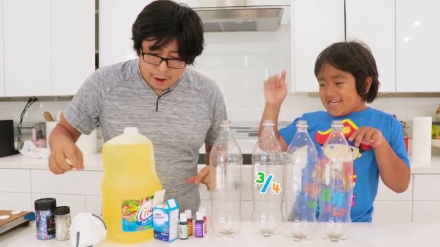 Sink or Float with 1 hr Easy Science Experiments for Kids | Ryan's World смотреть онлайн