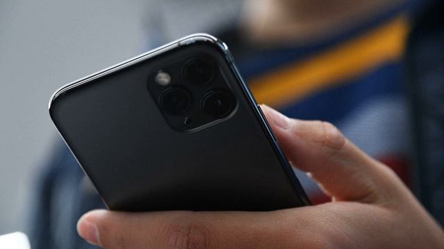 СМИ сообщило о планах Apple представить четыре новых смартфона смотреть онлайн