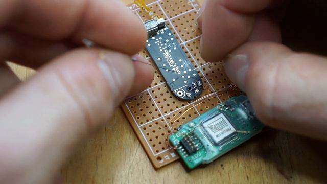 Quick tip finding an unknown Debug interface pinout (SWD) shown on the MiBand with смотреть онлайн