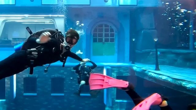 Inside the World's Deepest Swimming Pool!! ? | DEEP DIVE DUBAI смотреть онлайн
