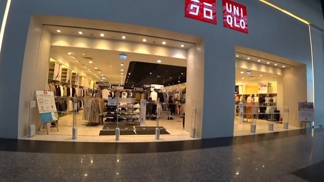 Inside Moscow Huge Shopping Plaza after Sanctions 2022! Different Russia смотреть онлайн