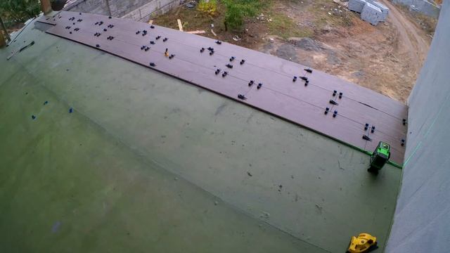 Балкон 20 м². ЦСП с гидроизоляцией. Укладка плитки 20×80 см на слой 4-8 мм с уклоном 0,5° смотреть онлайн