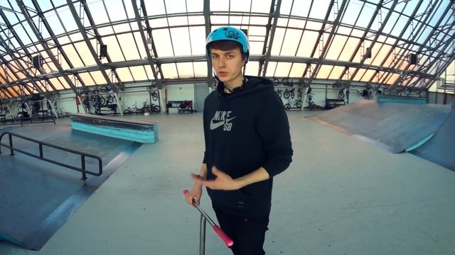 КАК ЕЗДИТЬ БЕЗ РУК НА САМОКАТЕ? | СОВЕТЫ НОВИЧКАМ смотреть онлайн