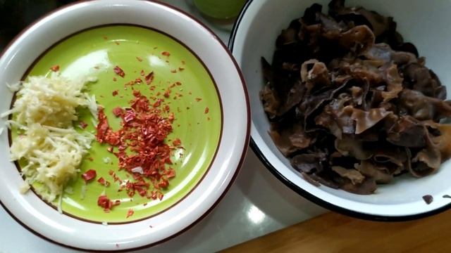Салат из морской капусты по-корейски. Салат из древесных грибов по-корейски. Korean Seaweed Salad. смотреть онлайн