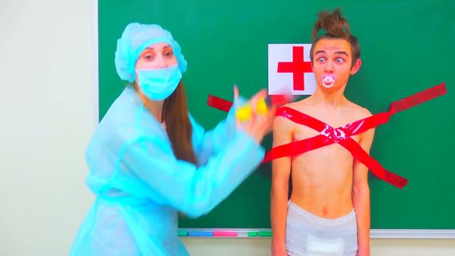 МАЛЯВКИ ХОТЯТ НАУЧИТЬСЯ ДЕЛАТЬ УКОЛЫ!! смотреть онлайн