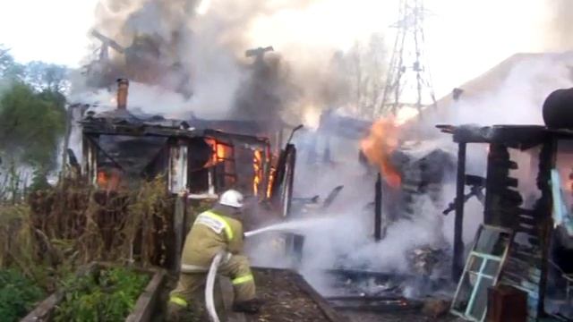 В Облучье из-за замыкания стиральной машины загорелся дом смотреть онлайн