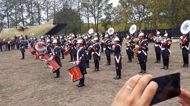 Regimiento de Artillería 1 "Brigadier General Tomás de Iriarte" en el Cenotafio de Malvinas de Pila смотреть онлайн