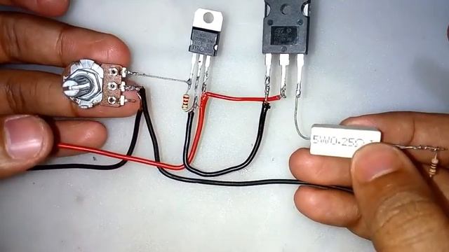 High power voltage regulator 0V to 30V 5A | LM317 and TIP3055 Transistor смотреть онлайн
