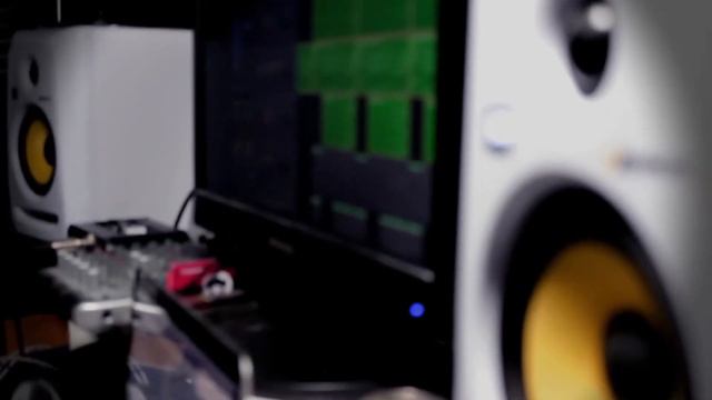 Позитивный минус для рэпа - Делаем качающий минус за минуту (AKAI MPC + Logic pro) [FREE] Type Bea смотреть онлайн