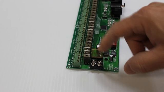 Dumb RGB 27 Channel DMX Controller / Screw Terminals / DIP Switch / CAT5 & XLR / 25 Amps смотреть онлайн