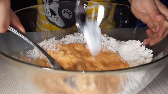 Мини торт с морковью из микроволновки .У меня полный шок от вкуса этого тортика! смотреть онлайн