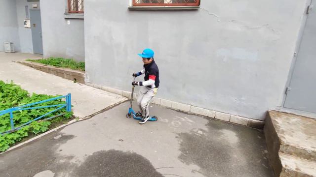 Как сделать 2 випа за 5 минут. How to make 2 whips on scoot. смотреть онлайн