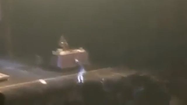 Justin Bieber получил бутылкой по лбу,красавчик тот кто кинул 360 смотреть онлайн
