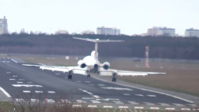 [RARE!] Kyrgyzstan Government TUPOLEV TU-154 [EX-00001] - AWESOME landing @ Berlin-Tegel Airport! смотреть онлайн