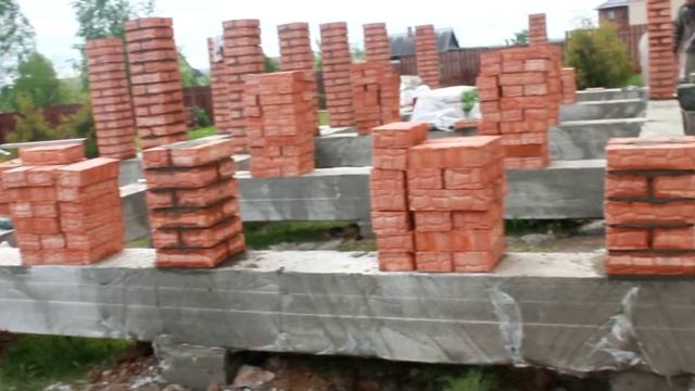 Кладка опорных столбов из полнотелого керамического кирпича смотреть онлайн