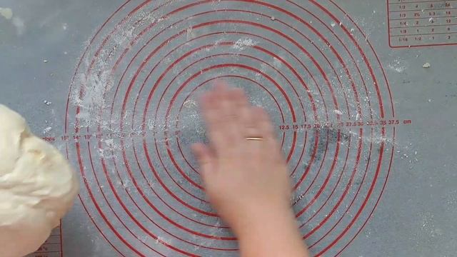 Воздушные БУЛОЧКИ с корицей без молока и яиц/ постные сахарные булочки / cinnamon rolls without mil смотреть онлайн