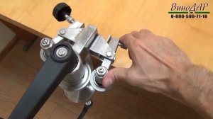 Ручная закаточная машинка для жестяных банок. Обзор.