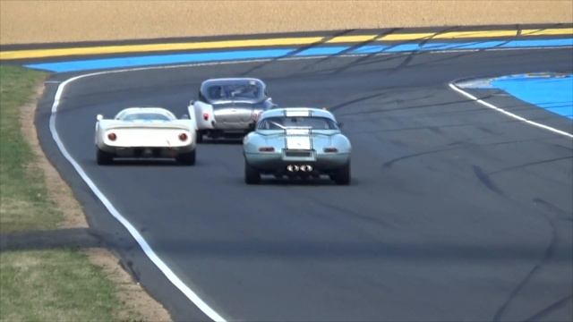 Le Mans Classic 2018 Pure Sounds ! Ford GT40s, Shelby Cobras, Ferraris and E-Types ! смотреть онлайн