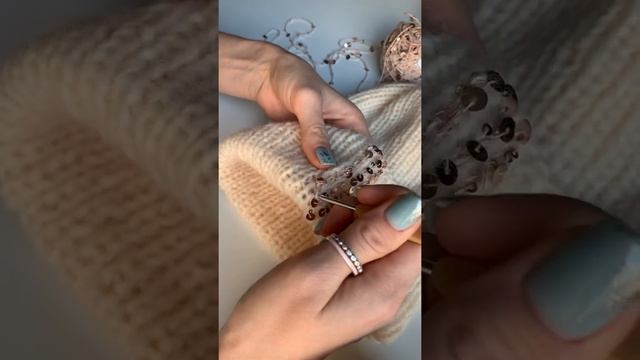 Вышиваем шапку пайетками смотреть онлайн