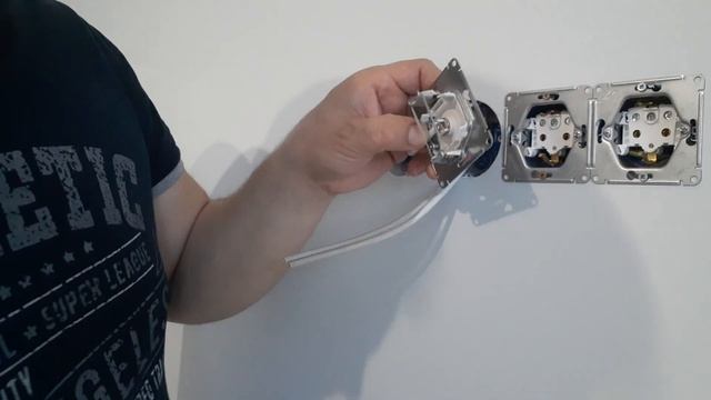 Как подключить тв розетку шнайдер.