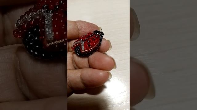 бисер,божья коровка,подвеска. смотреть онлайн