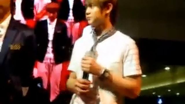 BEAST/B2ST Fan Meeting: Dongwoon waved at me!!! 061610 [HQ FANCAM] смотреть онлайн
