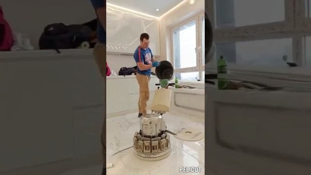 Белый керамогранит, царапины от укрывной пленки. смотреть онлайн