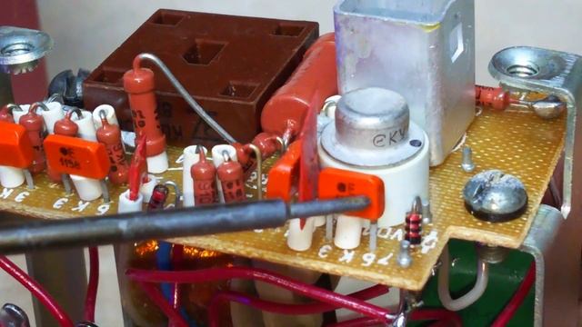 СТОИТ ЛИ РАЗБИРАТЬ УВТЗ-1М НА ДРАГМЕТАЛЛ ? (ОБЗОР РАДИОДЕТАЛЕЙ) смотреть онлайн