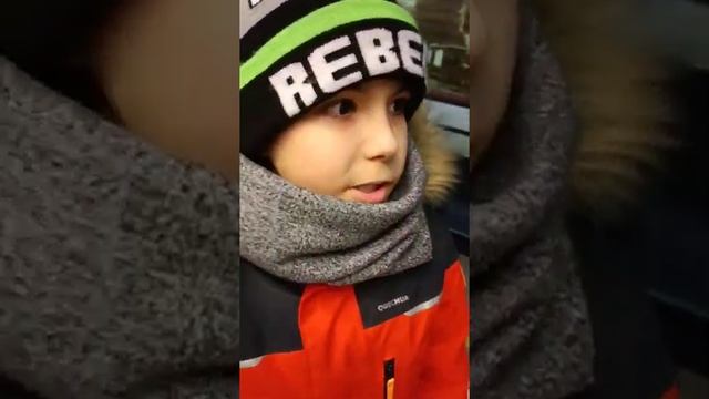 Путешествия по станциям метро в Питере (Станции "Обводный канал" и " Маяковская") смотреть онлайн