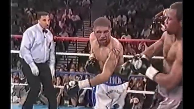 Winky Wright vs. Shane Mosley I & II [Highlights] смотреть онлайн