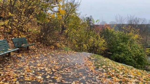 Stockholm Walks: Autumn Gardens Of Södermalm. Gravel Paths, Abandoned Train Tracks And Views.