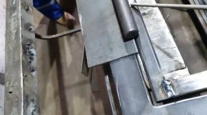 Как приварить капле видные петли. Как приварить навесы своими руками