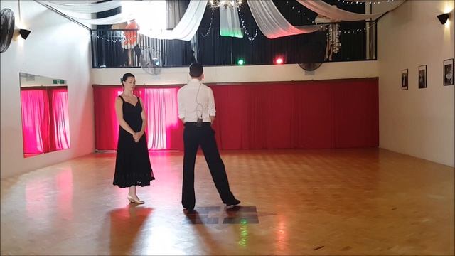 Learn a Bridal / Wedding Waltz in 60 Seconds смотреть онлайн