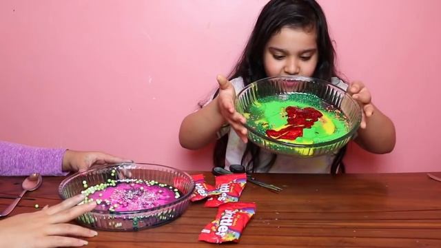 تحدي لا تختار سكيتلز السلايم الخاطئ !!! don't choose the wrong skittles slime challenge смотреть онлайн