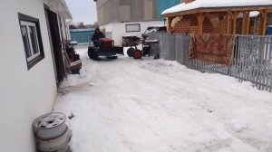Самодельный гусеничный минитрактор. Первый выезд.