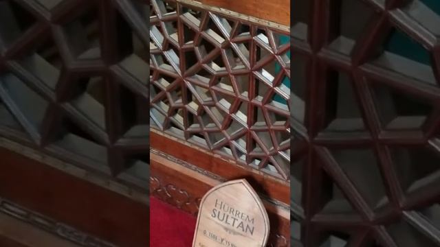 Мавзолей Хюррем. Кто ее соседи после смерти? Полное видео на канале #shorts смотреть онлайн