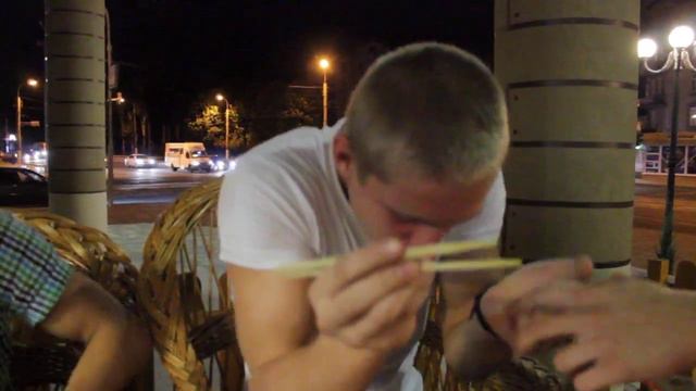 Eating wasabi , Поедание васаби LOL смотреть онлайн